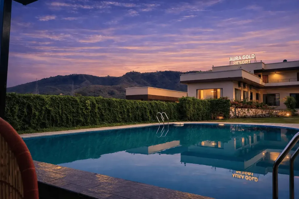 Gaden and Swimming Pool